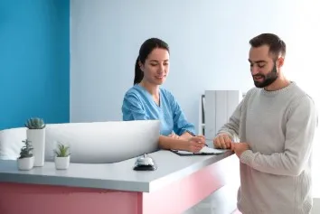 ATENCIÓN AL CLIENTE DENTRO DE SERVICIO DE SALUD